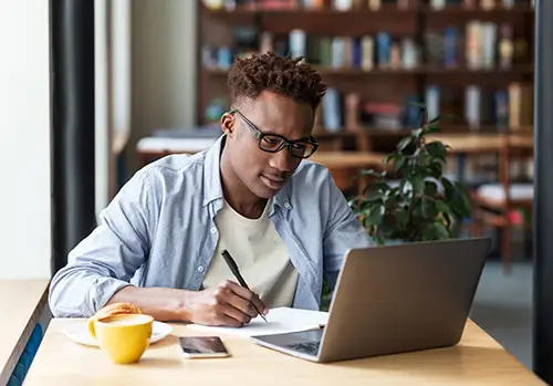 How can insurance agents create educational webinars and live Q&A sessions to build credibility?